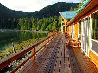 Alaska Salmon Fishing Lodge - Luxury 25