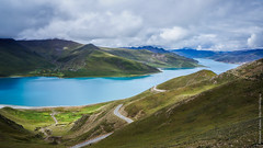 Озеро Ямдрок в Тибете