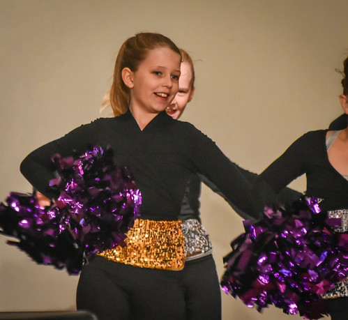Nora's Fall 2016 Dance Performance • <a style="font-size:0.8em;" href="http://www.flickr.com/photos/96277117@N00/31049618466/" target="_blank">View on Flickr</a>
