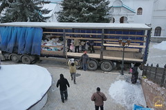 02. Unloading of Humanitarian Aid from Vinnitsa / Разгрузка гум. помощи из Винницы 30.11.2016
