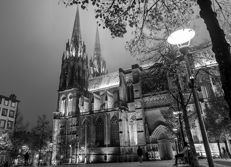 Cathedrale<br/>© <a href="https://flickr.com/people/58353328@N04" target="_blank" rel="nofollow">58353328@N04</a> (<a href="https://flickr.com/photo.gne?id=30347288460" target="_blank" rel="nofollow">Flickr</a>)