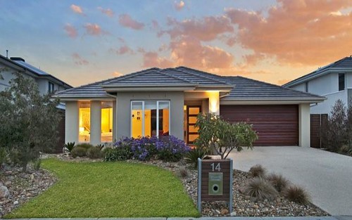4 Coorong Ccl, Waterways VIC 3195