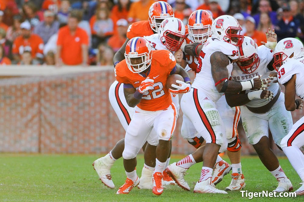 Clemson Football Photo of djhoward and NC State