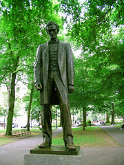 Abraham Lincoln statue in Portland Park Blocks • <a style="font-size:0.8em;" href="http://www.flickr.com/photos/34843984@N07/15521777416/" target="_blank">View on Flickr</a>