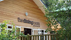 YG-G-Centre-Marchants-Hill-dining-room-outside-for-Youth-Groups