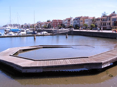 Curving Pier near Marina Boulevard • <a style="font-size:0.8em;" href="http://www.flickr.com/photos/34843984@N07/14925675524/" target="_blank">View on Flickr</a>