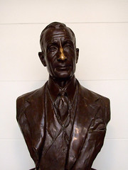 Stanley Field bust sculpture • <a style="font-size:0.8em;" href="http://www.flickr.com/photos/34843984@N07/15537415251/" target="_blank">View on Flickr</a>