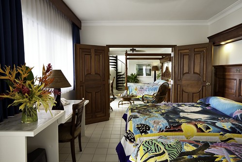 Manta Ray Bay Resort - Deluxe Room