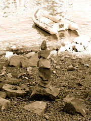 Small tower of rocks by Willamette River • <a style="font-size:0.8em;" href="http://www.flickr.com/photos/34843984@N07/15546093212/" target="_blank">View on Flickr</a>