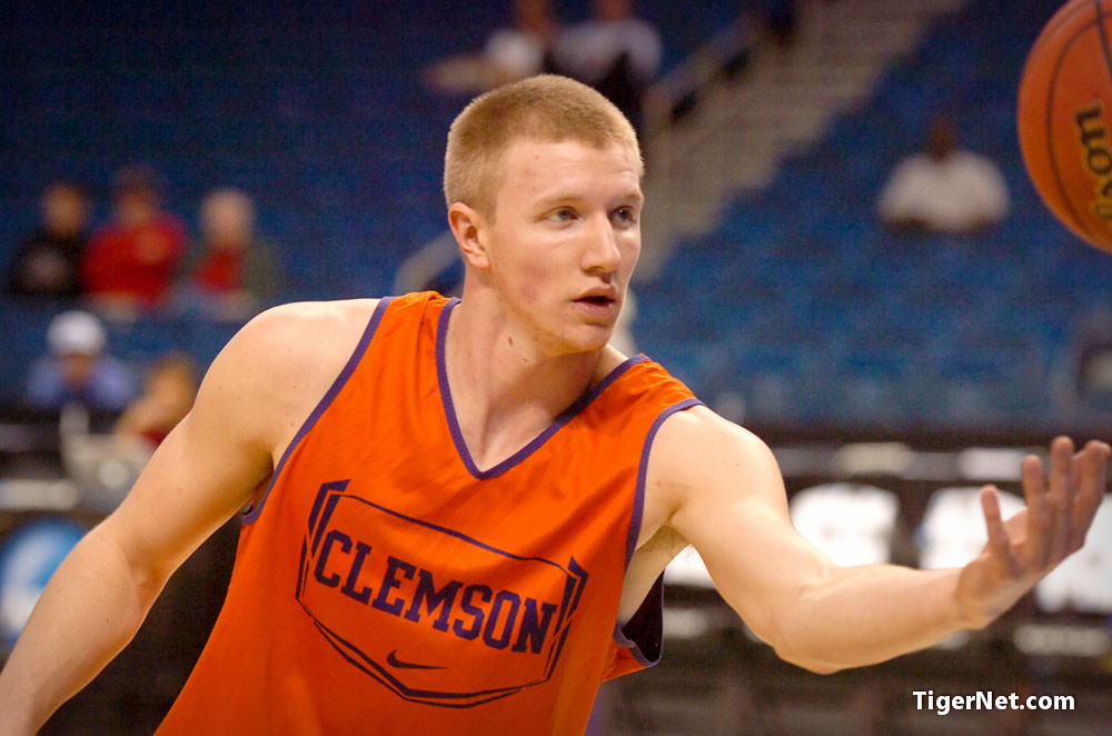 Clemson Basketball Photo of Tanner Smith