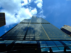 Sears Tower soaring overhead • <a style="font-size:0.8em;" href="http://www.flickr.com/photos/34843984@N07/15353981697/" target="_blank">View on Flickr</a>