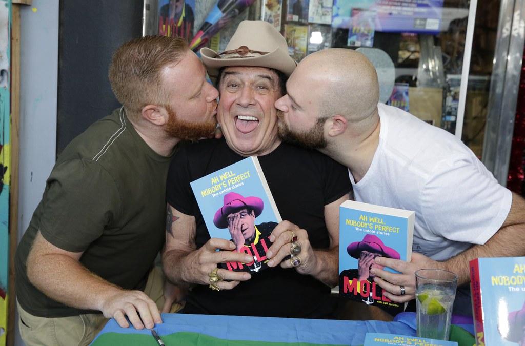 ann-marie calilhanna- molly meldrum book signing @ the bookshop darlinghurst_080