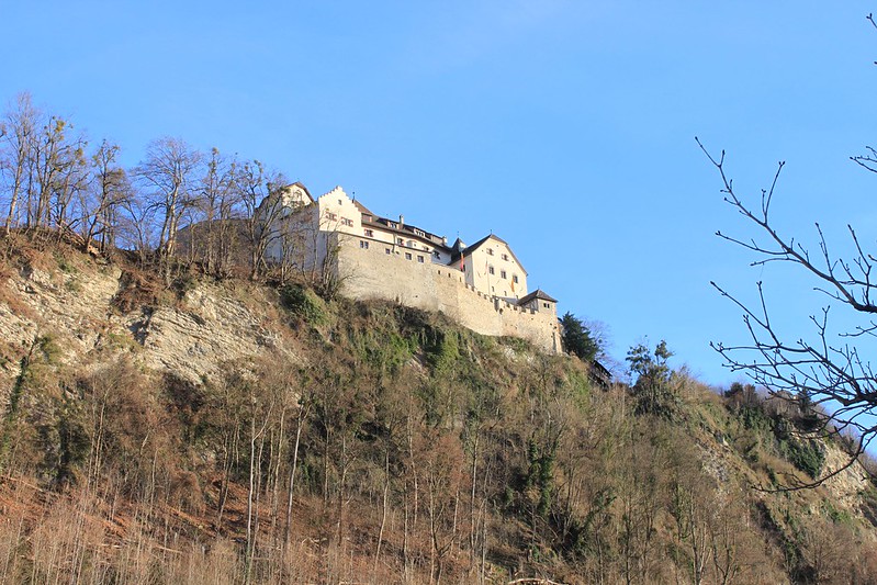 Vaduz Castle<br/>© <a href="https://flickr.com/people/87974483@N02" target="_blank" rel="nofollow">87974483@N02</a> (<a href="https://flickr.com/photo.gne?id=24054202946" target="_blank" rel="nofollow">Flickr</a>)