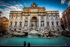 Fontana di trevi • <a style="font-size:0.8em;" href="http://www.flickr.com/photos/89679026@N00/30315551564/" target="_blank">View on Flickr</a>