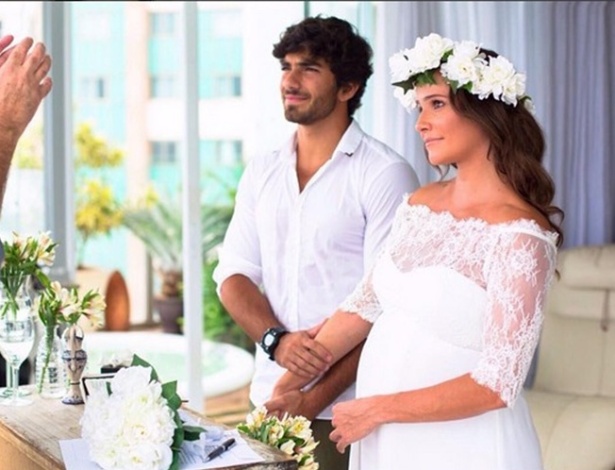 Deborah Secco se casa em segredo com Hugo Moura; veja foto