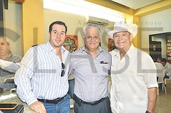 9987. Arturo Villarreal Tijerina con Polo Pérez Jr. y Polo Pérez.