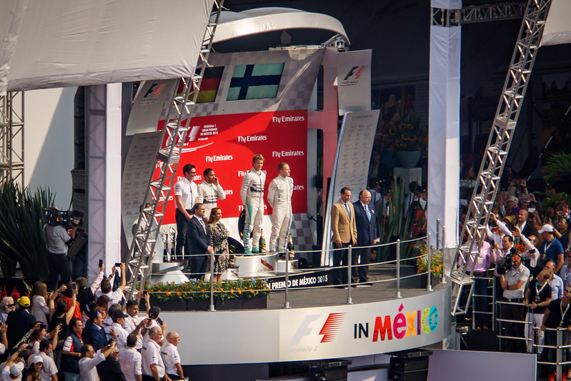 Mexican GP Podium<br/>© <a href="https://flickr.com/people/16604107@N02" target="_blank" rel="nofollow">16604107@N02</a> (<a href="https://flickr.com/photo.gne?id=23007347065" target="_blank" rel="nofollow">Flickr</a>)