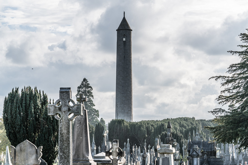 A QUICK VISIT TO GLASNEVIN CEMETERY[SONY F2.8 70-200 GM LENS]-122116
