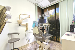 Dentist chair • <a style="font-size:0.8em;" href="http://www.flickr.com/photos/101497808@N07/30362985896/" target="_blank">View on Flickr</a>
