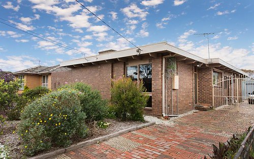 10 Selsey St, Seaford VIC 3198