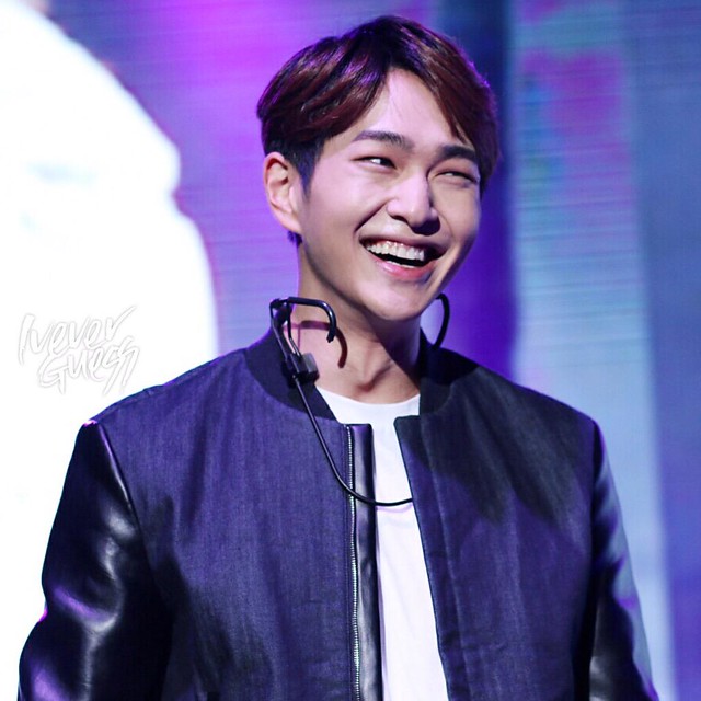 151002 Onew @ Coach Backstage Event 21272154553_ef1a1c25ab_z