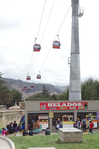À La Paz, le téléphérique permet de traverser la ville