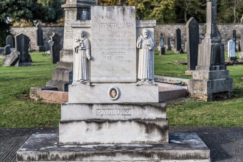 A QUICK VISIT TO GLASNEVIN CEMETERY[SONY F2.8 70-200 GM LENS]-122076