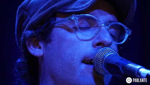002Clap Your Hands Say Yeah_CHILE
