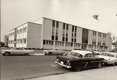 Columbia County Courthouse, 2-Tone Cars