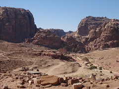 Uitzicht vanaf de Royal Tombs over Petra