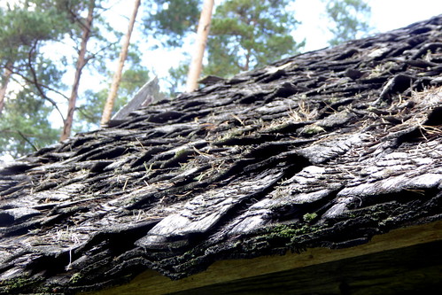 Traditional roof • <a style="font-size:0.8em;" href="http://www.flickr.com/photos/124687412@N06/21289037546/" target="_blank">View on Flickr</a>
