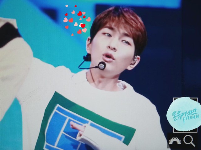 151125 Onew @ MBN Hero Concert 23233632251_a05aed3020_z