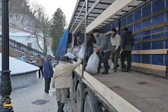 04. Unloading of Humanitarian Aid from Vinnitsa / Разгрузка гум. помощи из Винницы 30.11.2016