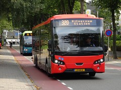 Anglų lietuvių žodynas. Žodis busses reiškia autobusai lietuviškai.