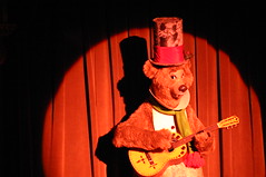 Henry, the host of the Country Bears Christas • <a style="font-size:0.8em;" href="http://www.flickr.com/photos/28558260@N04/31333912606/" target="_blank">View on Flickr</a>
