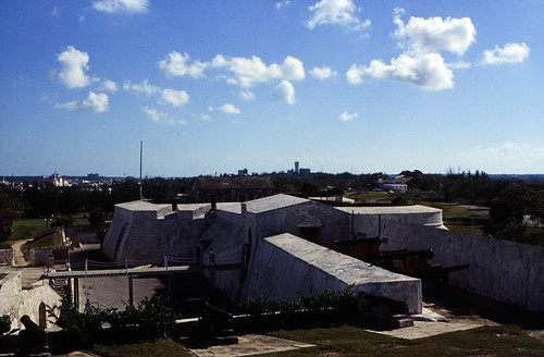 Bahamas 1988 (064) New Providence: Fort Charlotte, Nassau • <a style="font-size:0.8em;" href="http://www.flickr.com/photos/69570948@N04/23450590515/" target="_blank">Auf Flickr ansehen</a>