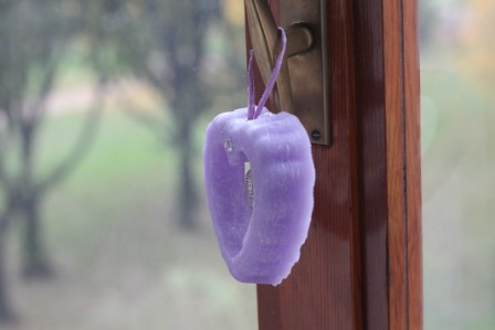 WISTERIA HEART TO HANG – MADE OF WAX