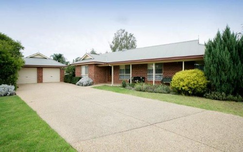 3 Coventry Place, Lake Albert NSW