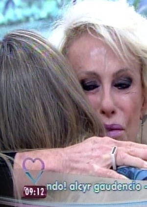 Ana Maria chora com homem que ela ajudou a salvar após dica do "Mais Você"