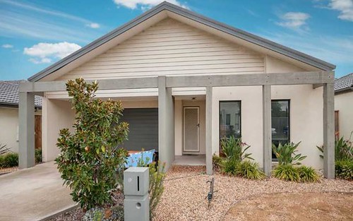 17 Giverny Cl, Burnside Heights VIC 3023