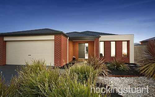 18 Ribbon Cl, Point Cook VIC 3030