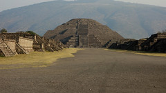 Avenue of the Dead, looking north to the Pyramid of the Moon, Teōtīhuacān