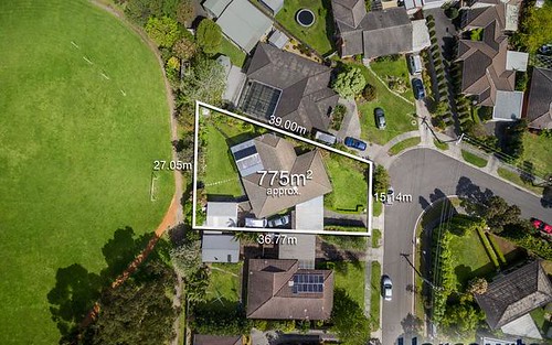 11 White Rd, Wantirna South VIC 3152