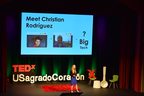 TEDxUSagradoCorazón • <a style="font-size:0.8em;" href="http://www.flickr.com/photos/104886953@N05/22106013638/" target="_blank">View on Flickr</a>