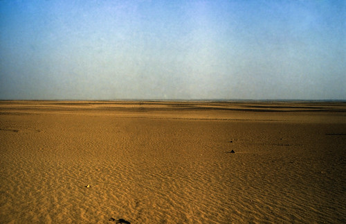 Ägypten 1983 (38) Wüste • <a style="font-size:0.8em;" href="http://www.flickr.com/photos/69570948@N04/22701089987/" target="_blank">Auf Flickr ansehen</a>