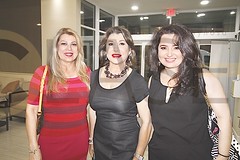 16 Miroslava Martinez, Martha McDonald y Marianela Aguirre.