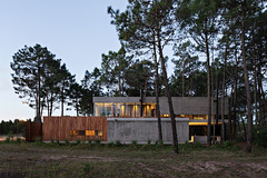 Marino House от ATV Arquitectos в Аргентине