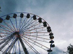 Anglų lietuvių žodynas. Žodis amusement park reiškia atrakcionų parkas lietuviškai.