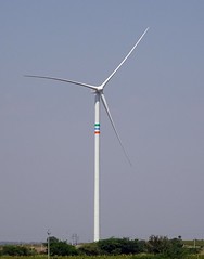 Anglų lietuvių žodynas. Žodis wind turbine reiškia vėjo turbina lietuviškai.