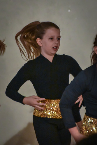 Nora's Fall 2016 Dance Performance • <a style="font-size:0.8em;" href="http://www.flickr.com/photos/96277117@N00/31085412335/" target="_blank">View on Flickr</a>